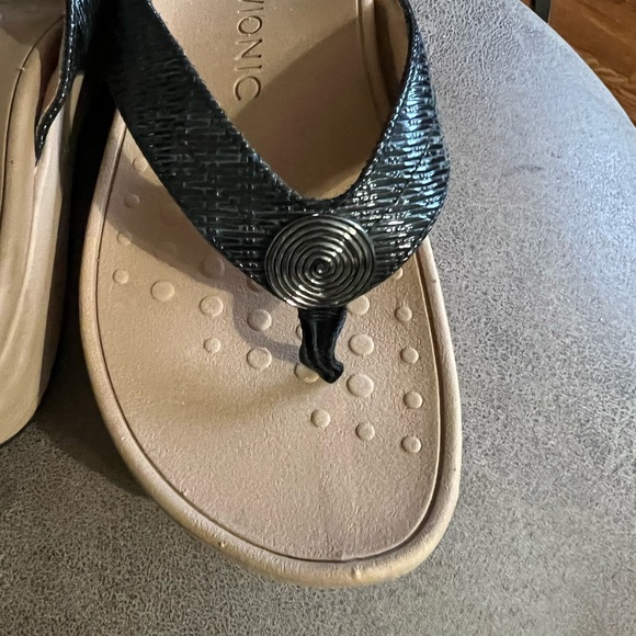 Vionic Pilar Platform Sandals - Picture 3 of 5